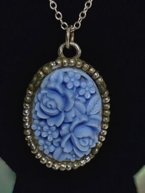 Vintage-Inspired Blue Floral Pendant Necklace